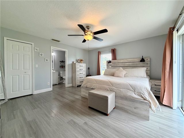 8424 94th Avenue, Vero Beach, FL 32967