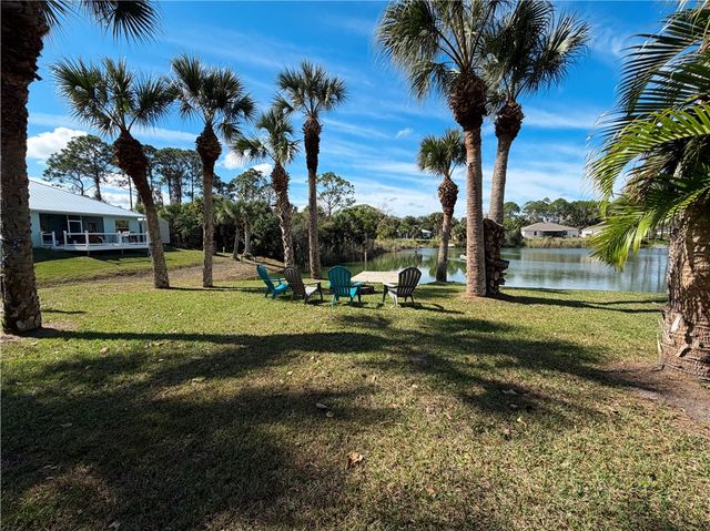 8424 94th Avenue, Vero Beach, FL 32967