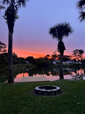 8424 94th Avenue, Vero Beach, FL 32967