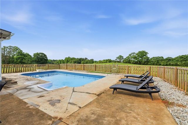 5525 Sandy Cross Road, Carnesville, GA 30521