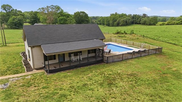 5525 Sandy Cross Road, Carnesville, GA 30521