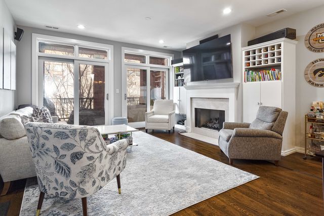 675 N PEORIA Street 3N, Chicago, IL 60642