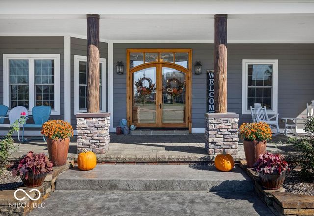 2101 S Winding Oaks Drive, New Palestine, IN 46163