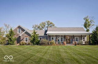 2101 S Winding Oaks Drive, New Palestine, IN 46163