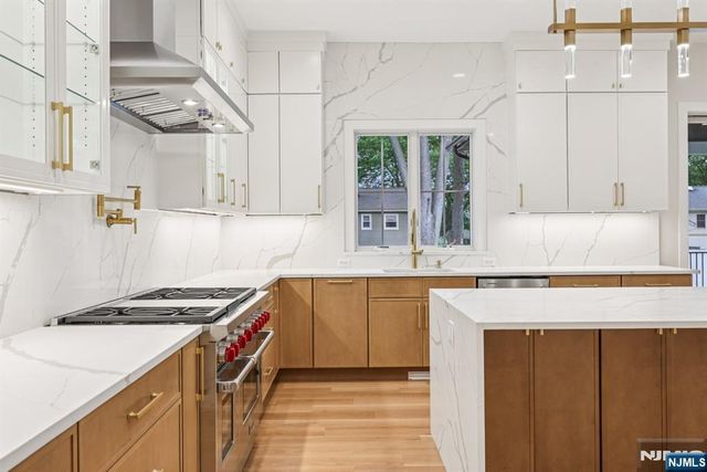 92 Benton Road, Paramus, NJ 07652