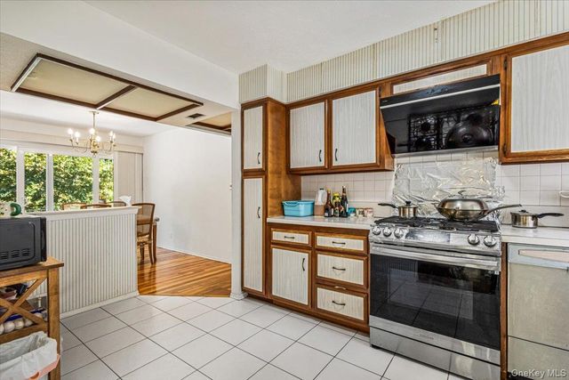 1107 137th Street, College Point, NY 11356