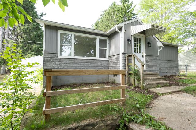 9470 Peck Road, Greenville, MI 48838