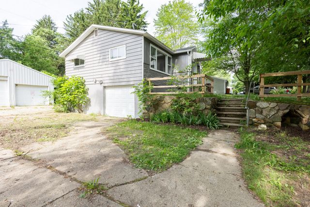9470 Peck Road, Greenville, MI 48838