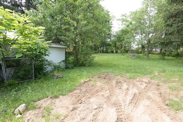 9470 Peck Road, Greenville, MI 48838