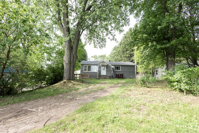 9470 Peck Road, Greenville, MI 48838