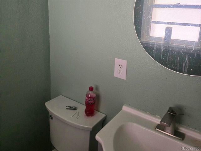 2021 Lynwood Lane, Pueblo, CO 81005