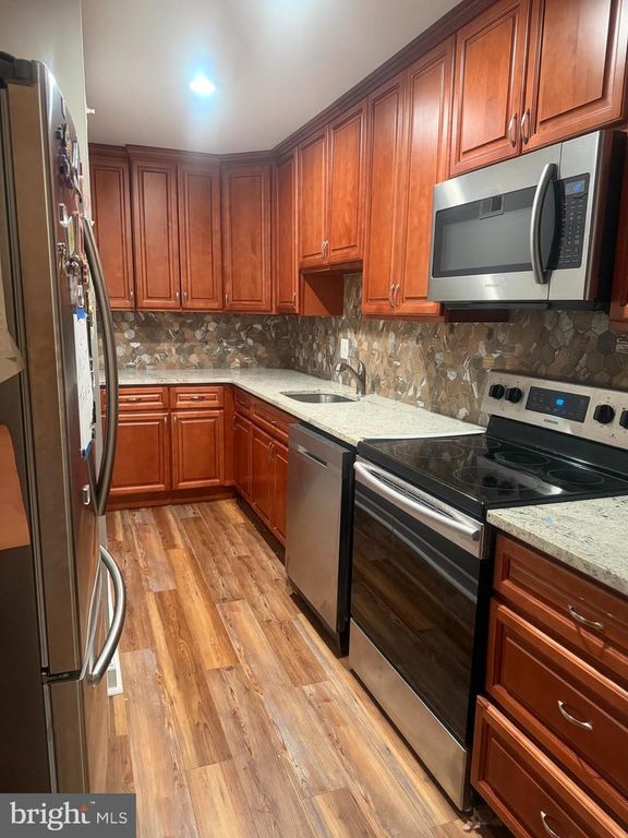7600 E ROOSEVELT BLVD #304, PHILADELPHIA, PA 19152 — exterior