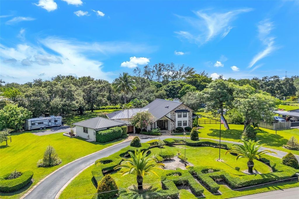 5331 SW 109th Ave, Davie, FL 33328