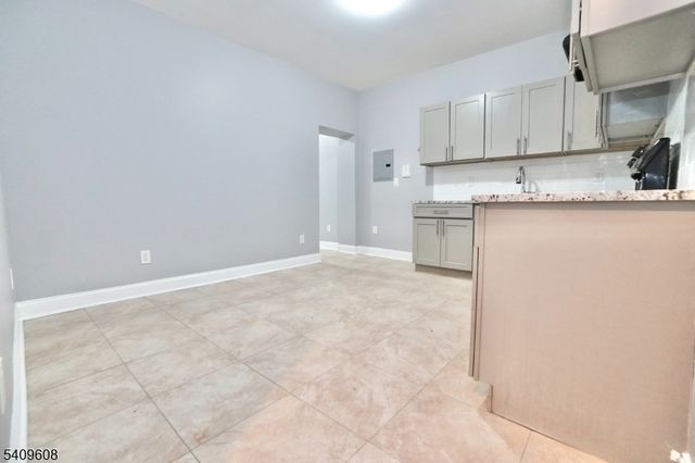 351 Mulberry St, Newark City, NJ 07102