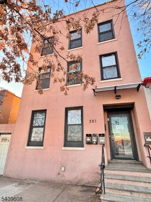 351 Mulberry St, Newark City, NJ 07102