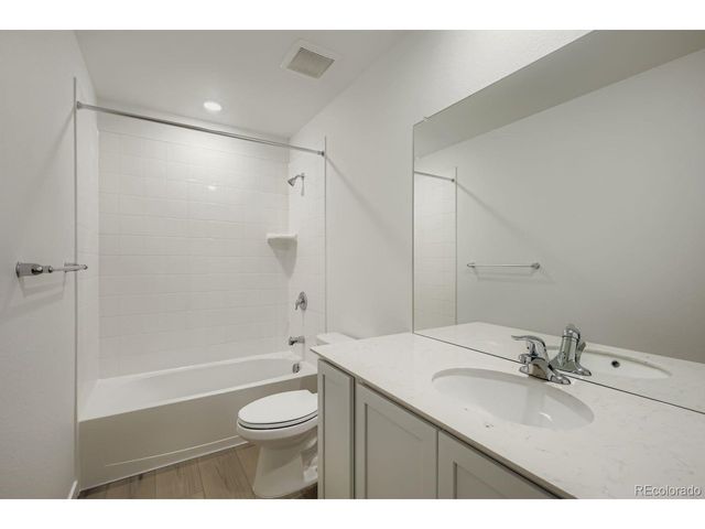 4252 Lucas Dr, Johnstown, CO 80534