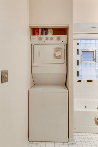 1471 W Foster Avenue 1E, Chicago, IL 60640