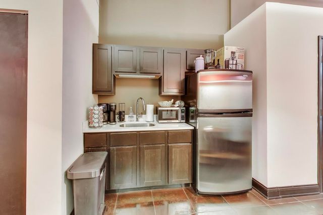 1636 N Bosworth Avenue, Chicago, IL 60642