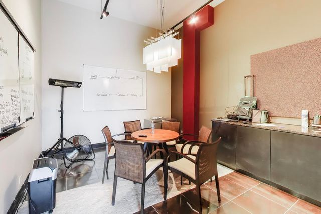 1636 N Bosworth Avenue, Chicago, IL 60642