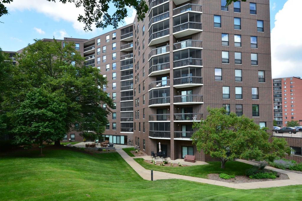 6615 Lake Shore Drive S 603, Richfield, MN 55423 — photo 2