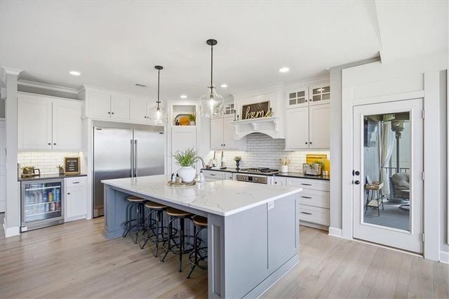 9784 Houston Street, Lenexa, KS 66227