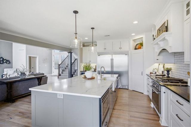 9784 Houston Street, Lenexa, KS 66227