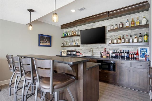 9784 Houston Street, Lenexa, KS 66227