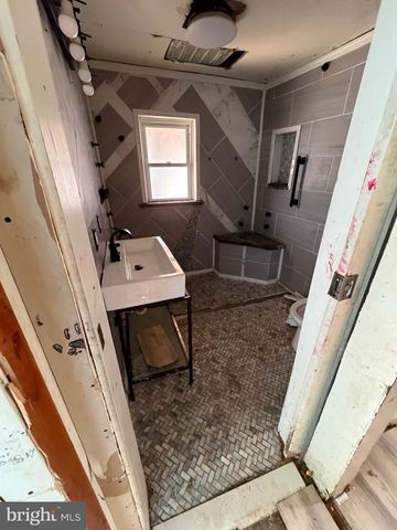 1212 WOOD ST, Burlington, NJ 08016