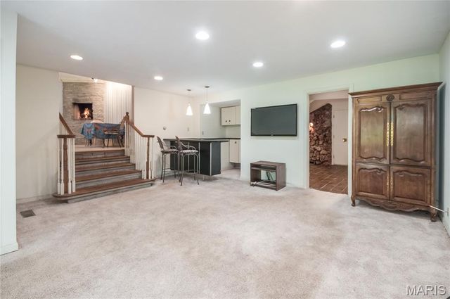 103 Frontenac Forest, Frontenac, MO 63131