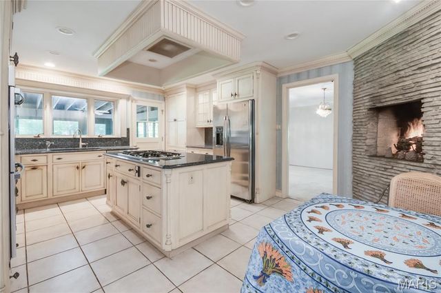 103 Frontenac Forest, Frontenac, MO 63131