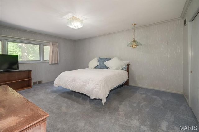 103 Frontenac Forest, Frontenac, MO 63131