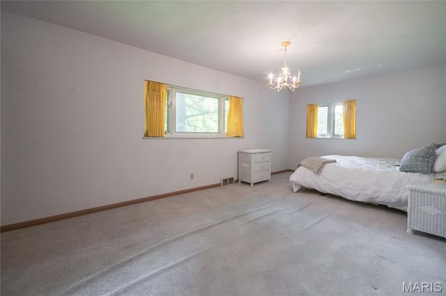 103 Frontenac Forest, Frontenac, MO 63131