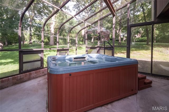103 Frontenac Forest, Frontenac, MO 63131