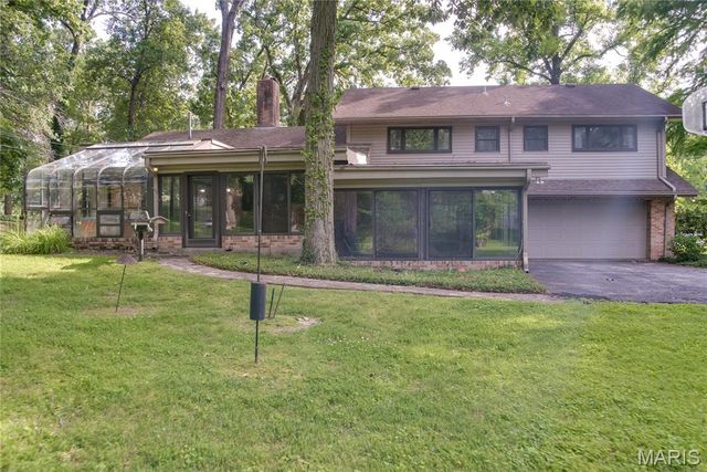 103 Frontenac Forest, Frontenac, MO 63131
