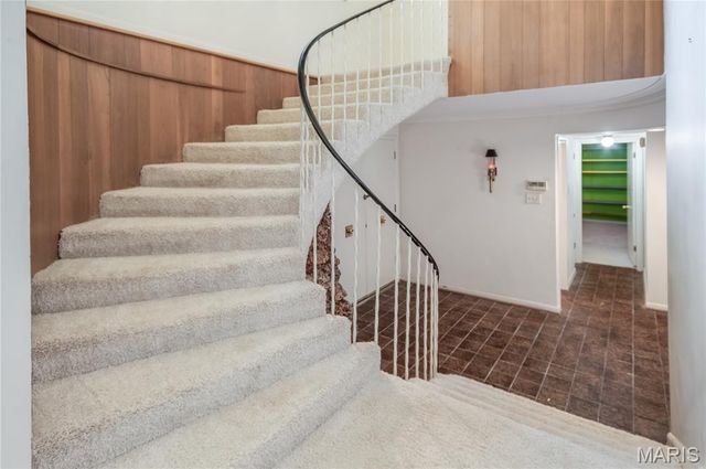103 Frontenac Forest, Frontenac, MO 63131