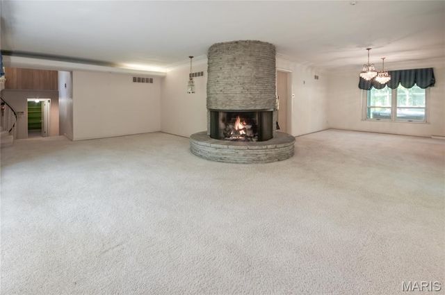 103 Frontenac Forest, Frontenac, MO 63131