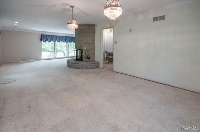 103 Frontenac Forest, Frontenac, MO 63131