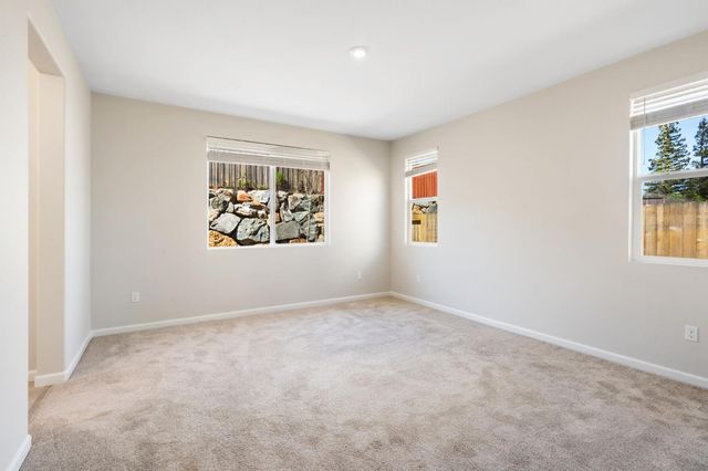 8250 Courage Dr, Sacramento, CA 95829