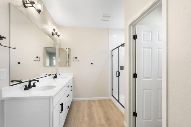 8250 Courage Dr, Sacramento, CA 95829