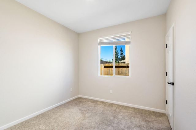 8250 Courage Dr, Sacramento, CA 95829