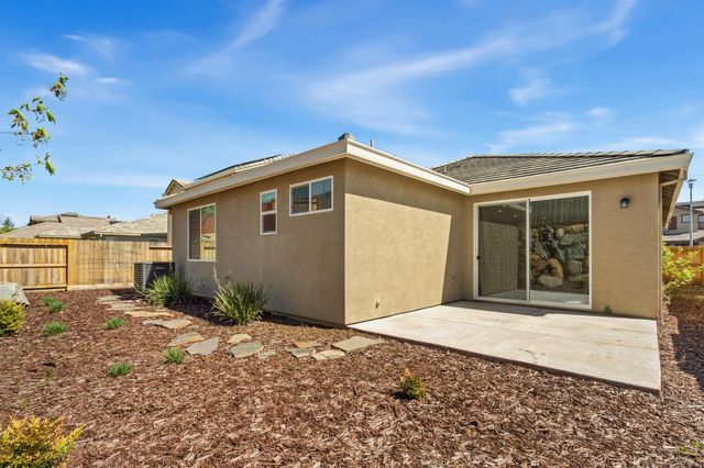 8250 Courage Dr, Sacramento, CA 95829