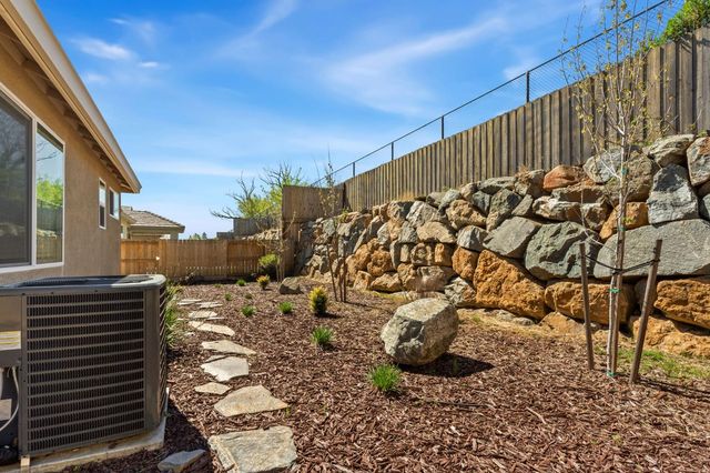 8250 Courage Dr, Sacramento, CA 95829