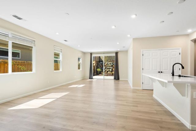 8250 Courage Dr, Sacramento, CA 95829