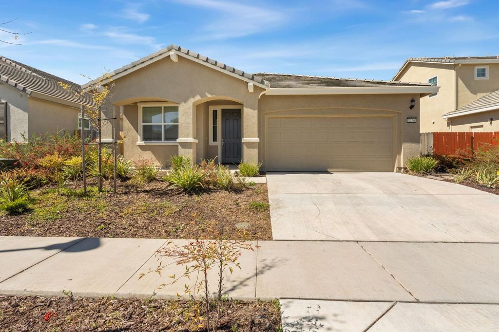 8250 Courage Dr, Sacramento, CA 95829