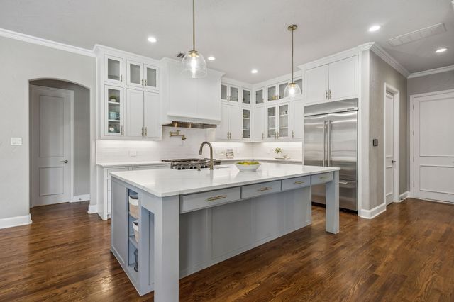 309 Black Walnut Drive, Garland, TX 75044