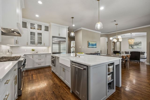 309 Black Walnut Drive, Garland, TX 75044