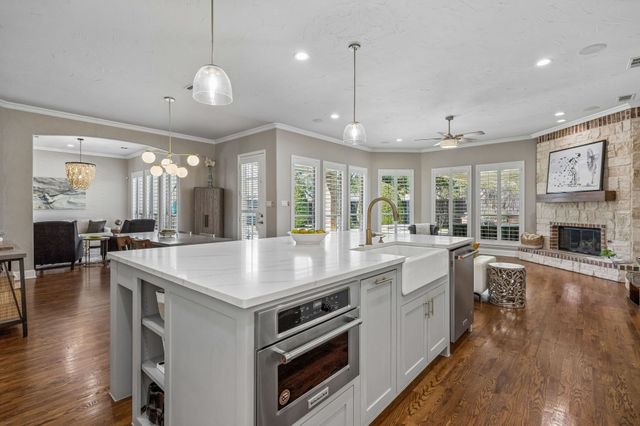 309 Black Walnut Drive, Garland, TX 75044