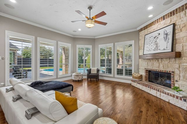 309 Black Walnut Drive, Garland, TX 75044