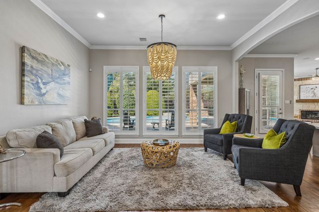 309 Black Walnut Drive, Garland, TX 75044