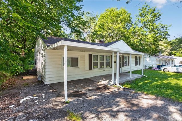 8212 E 111th Terrace, Kansas City, MO 64134